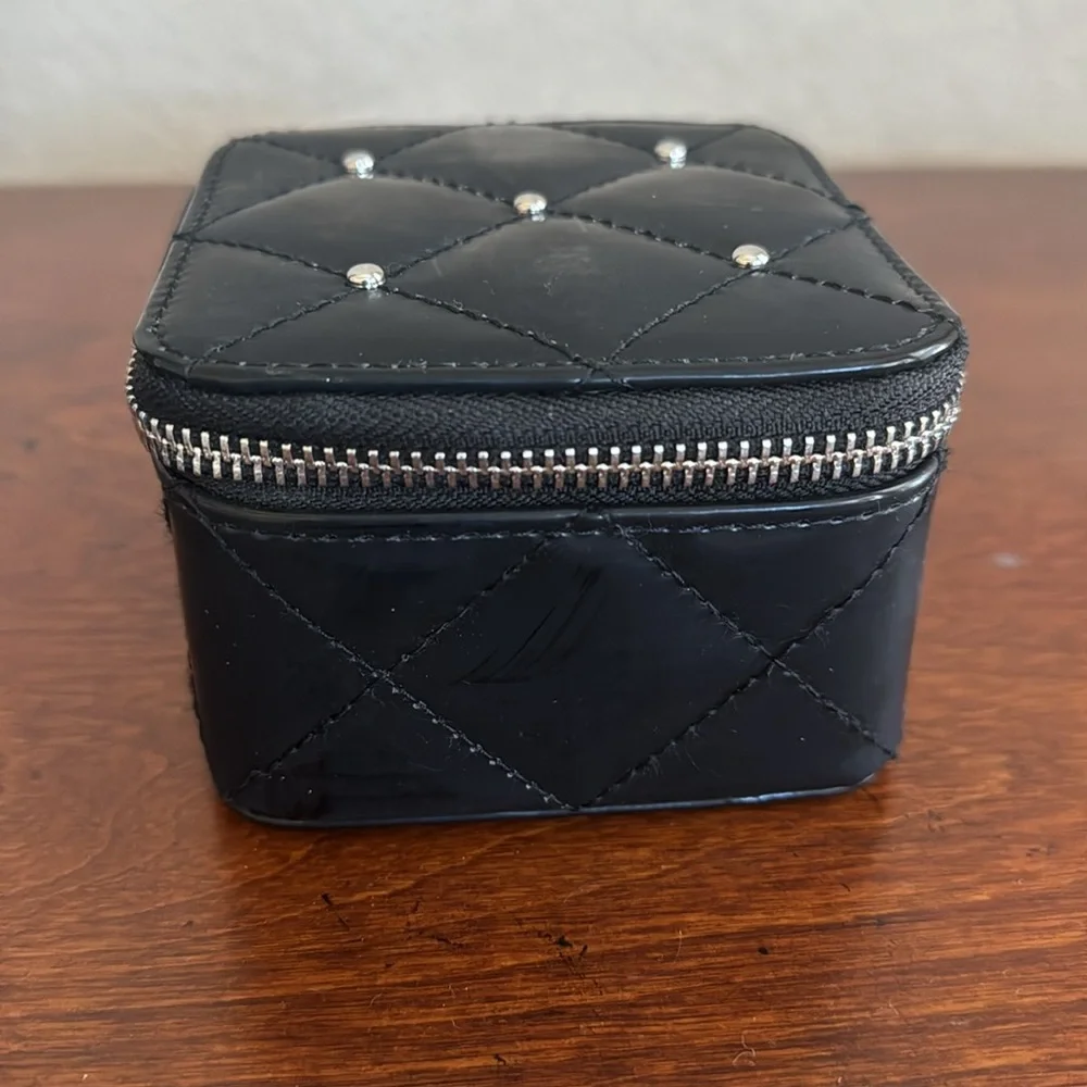 WHBM Women's Black Studded Quilted Jewelry Case OS NWT - Picture 5 of 13